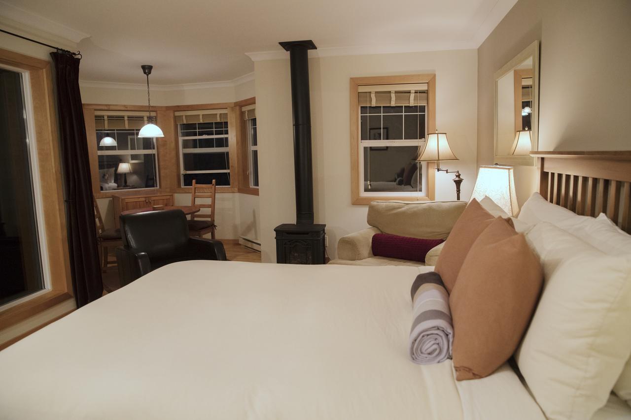 Chesterman Hideaway Hotel Tofino Exterior photo