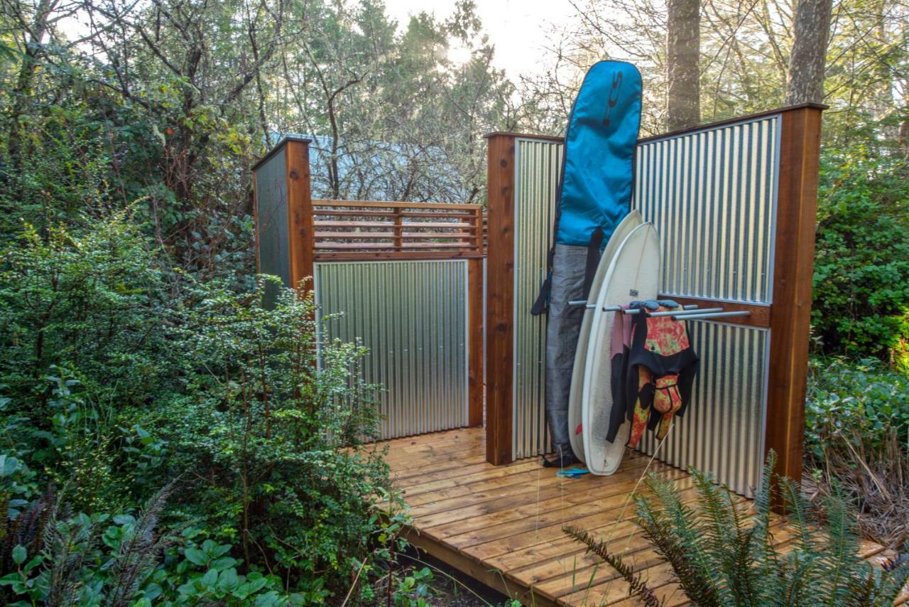 Chesterman Hideaway Hotel Tofino Exterior photo
